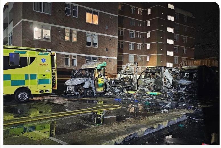 Témoignage de Carine, les ambulances d’Hatzalah à Londres ont été incendiées en bas de chez elle