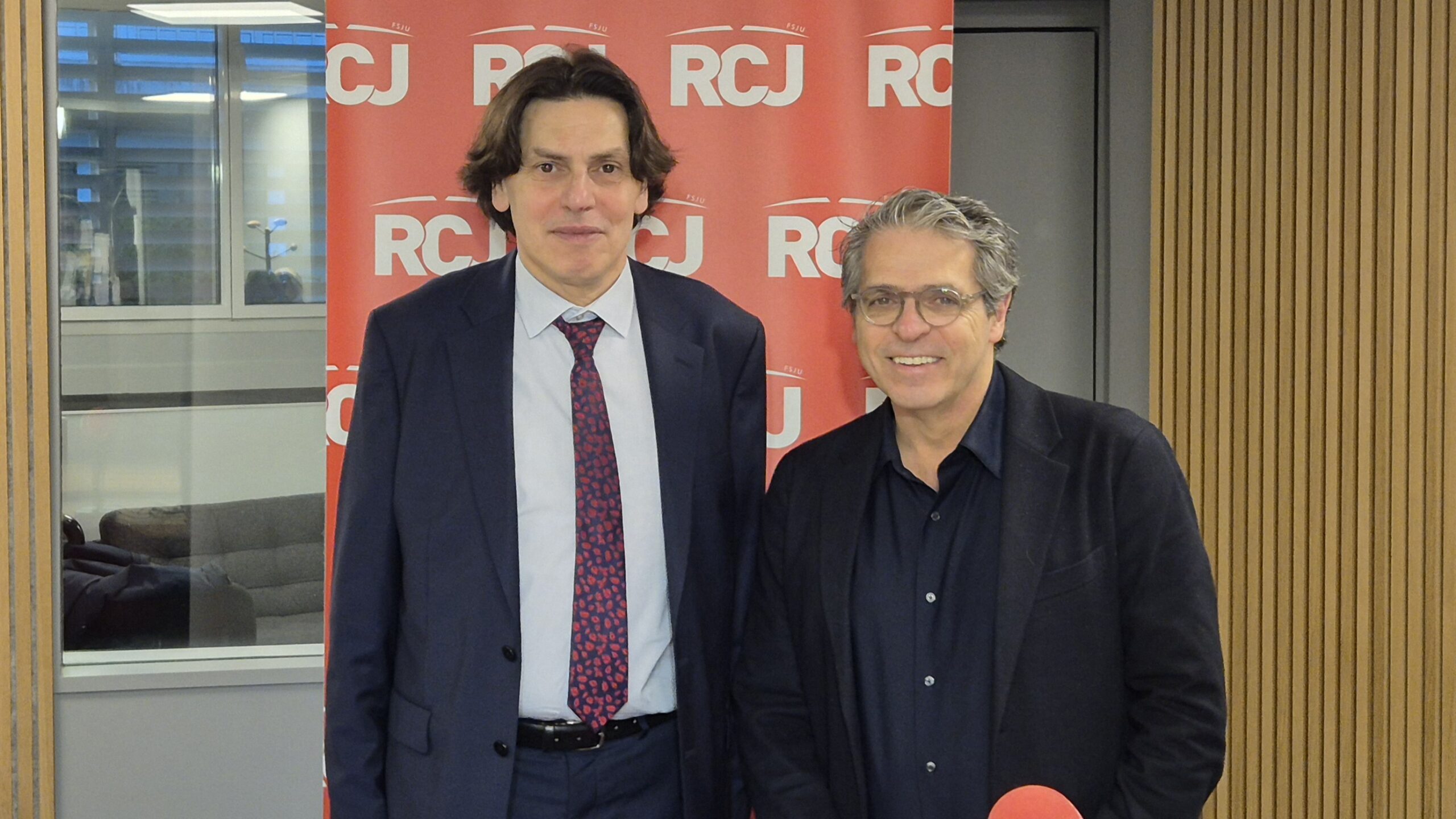 Frédéric Dabi, Directeur général d’Institut français d’opinion publique et Michaël Darmon, éditorialiste politique episode artwork