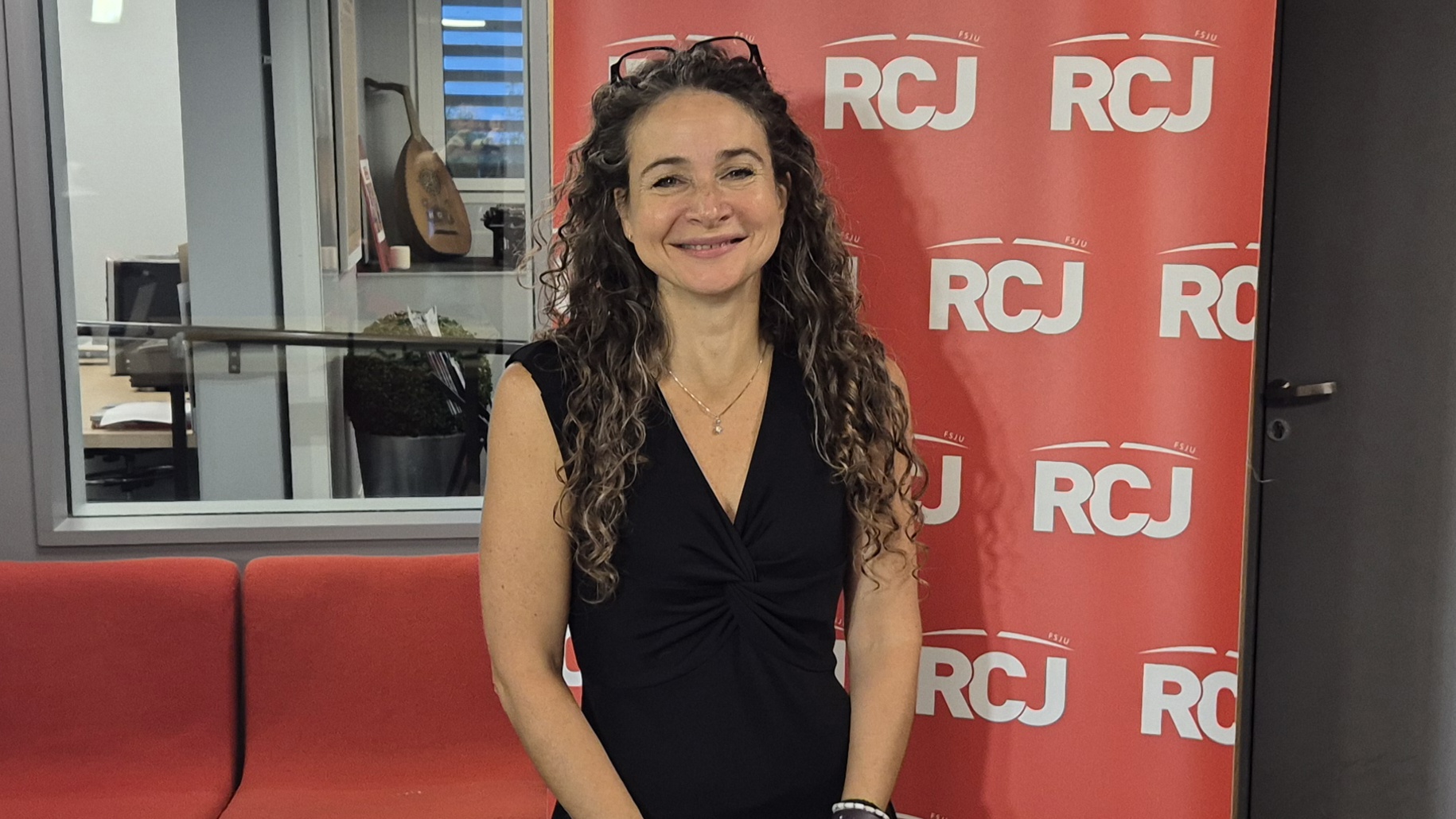 Dafna Mouchenik, directrice d’un service d’aide à domicile episode artwork